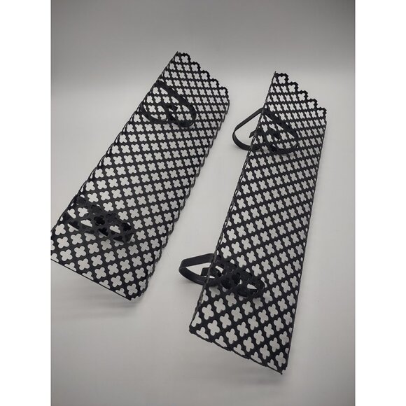 Vintage 1970s Pair of Black 14" Long Metal Clover Lattice Cutout Shelves - Picture 4 of 16